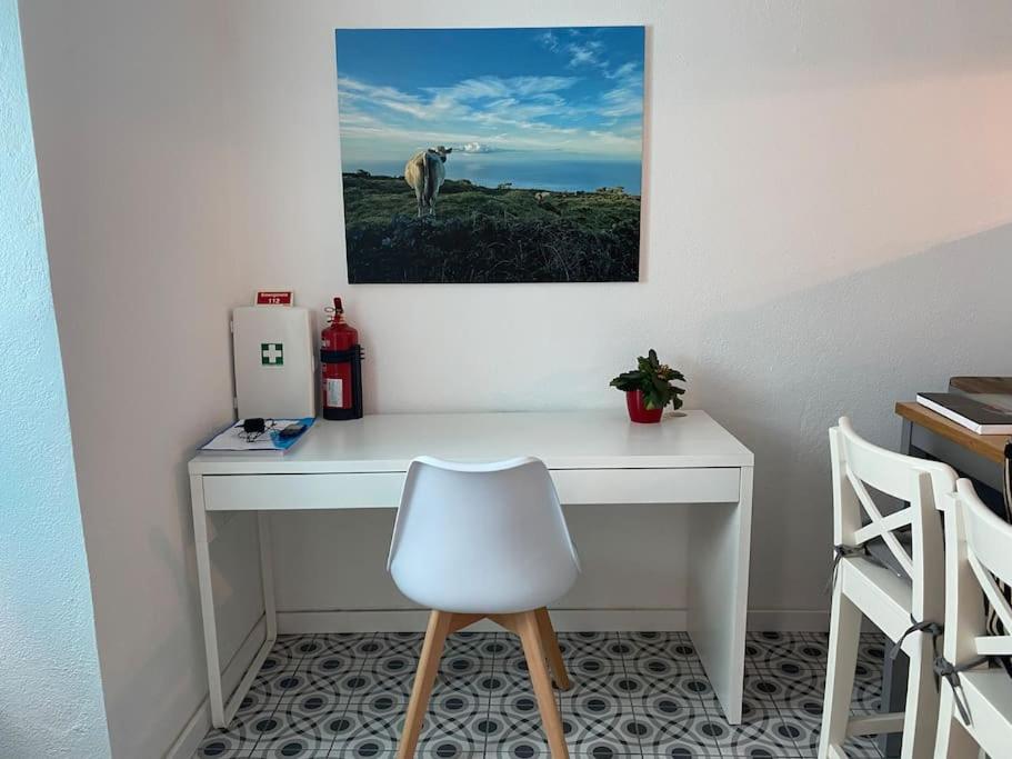 Relaxing House By The Beach - Casa Rosa Horta  Extérieur photo